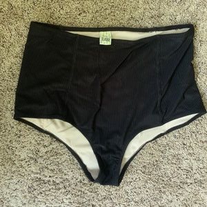 Kortni Jeane Ribbed Black Bottoms